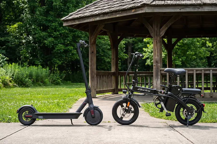 E-Scooter vs. Foldable E-Bike: The Ultimate Apartment Storage & Commute Guide